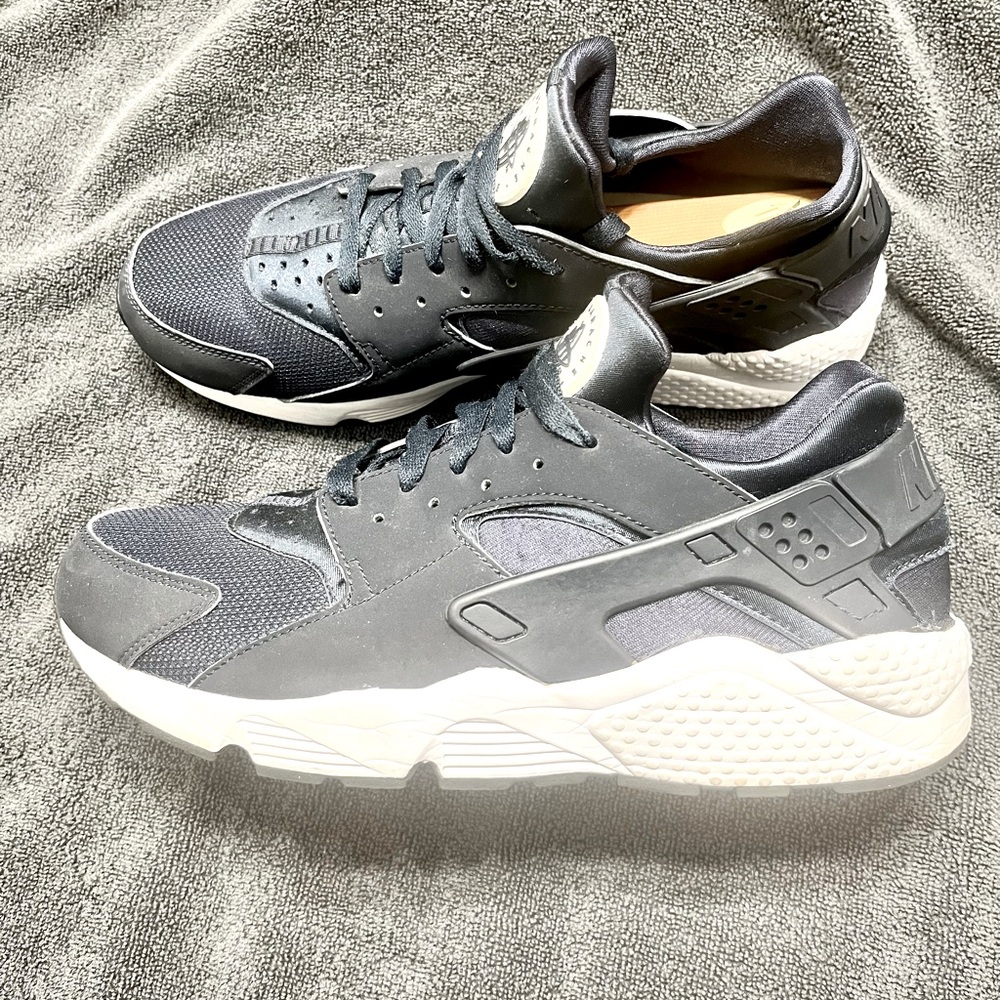 Nike Air Huarache “Obsidian” (Blue/White)